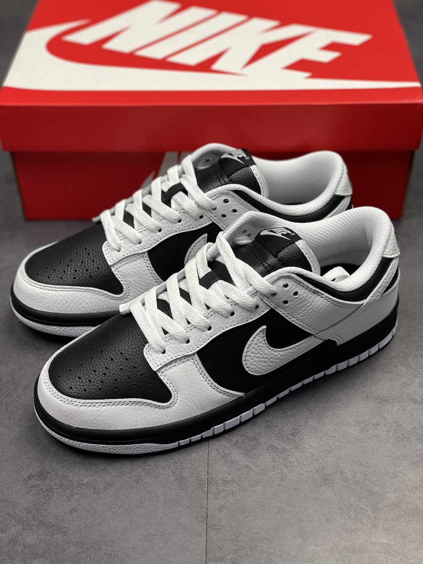 280 Nike Dunk Low “Reverse Panda” 反转熊猫2.0 FD9064-011