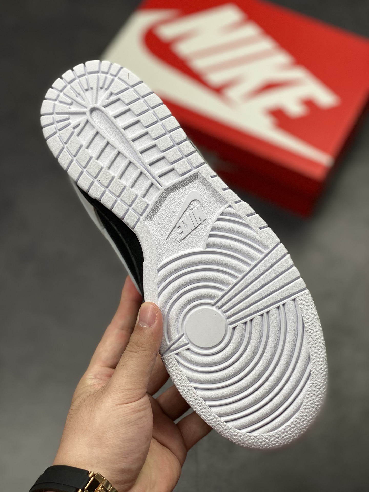 280 Nike Dunk Low “Reverse Panda” 反转熊猫2.0 FD9064-011