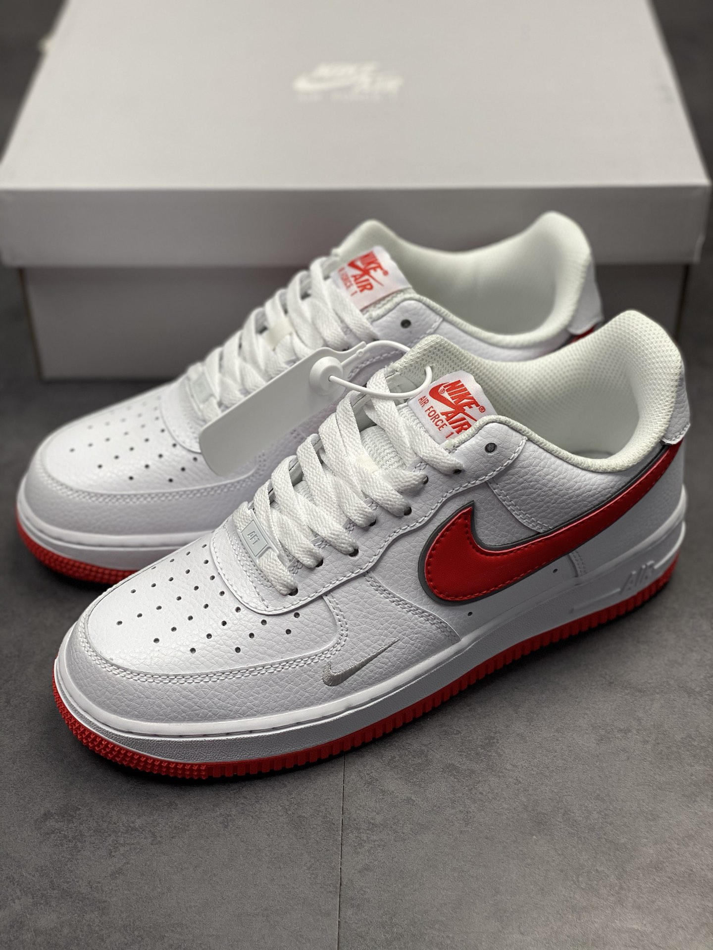 200 Nike Air Force 1 Low 07 白红DX9269-101