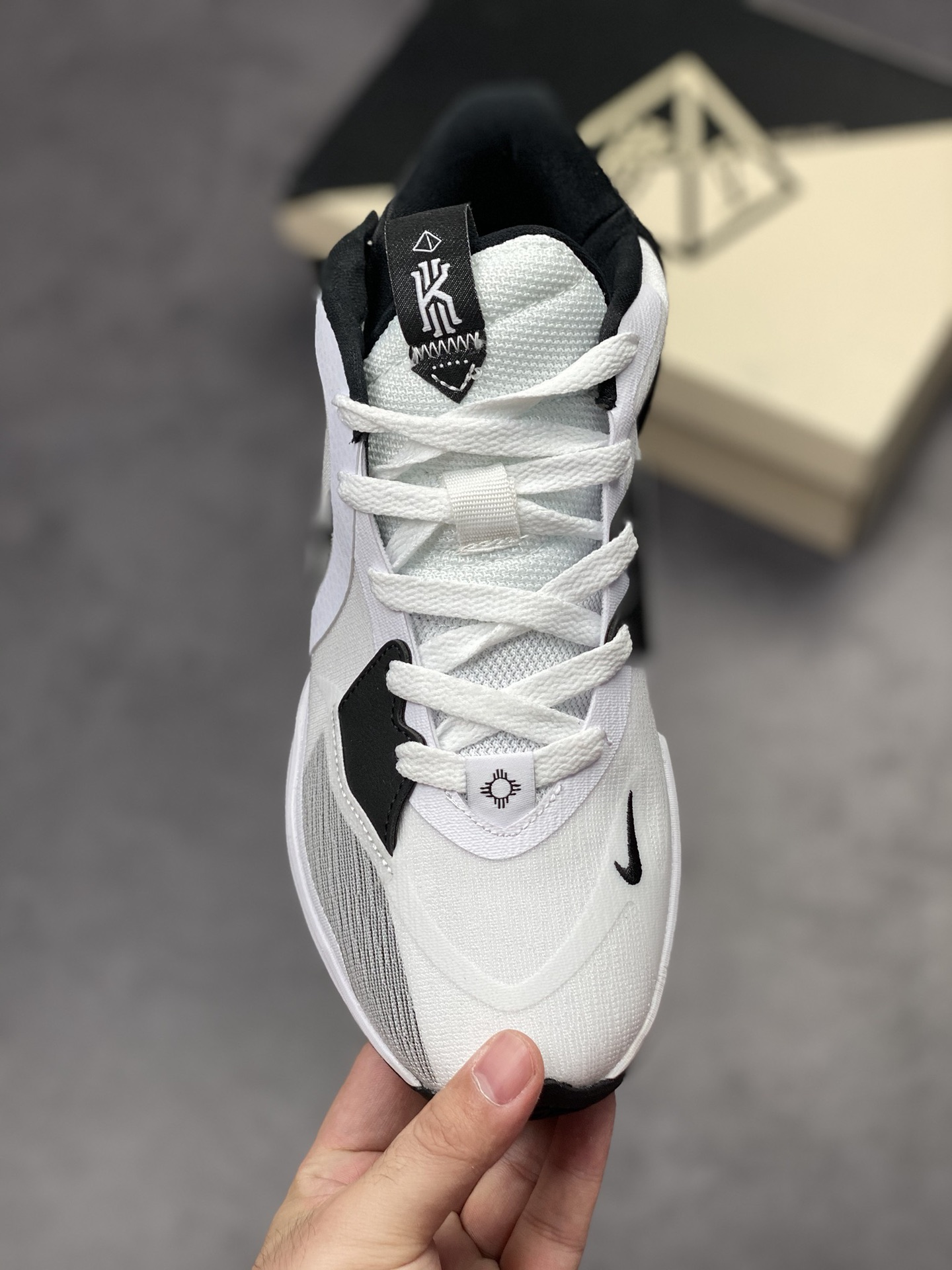 220 Nike Kyrie Low 5 EP 欧文5代 低帮休闲运动篮球鞋DO9617-100
