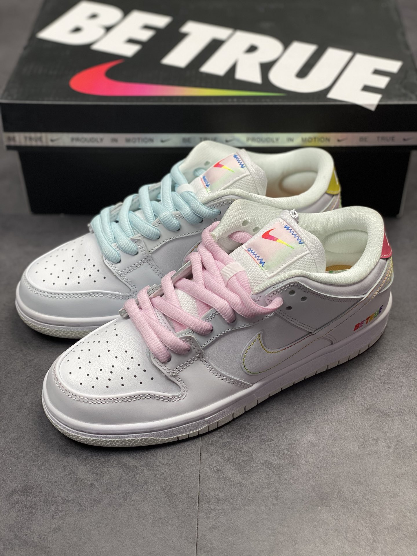 280 Nike SB Dunk Low Pro ”BETRUE” 彩虹渐变 刮刮乐 DR4876-100