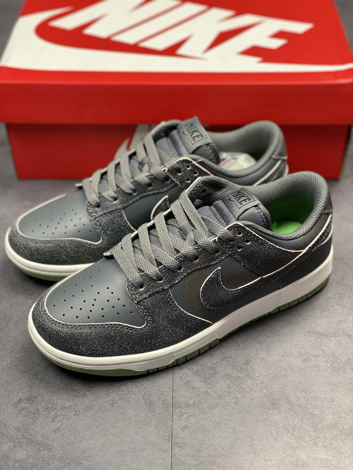280 Nike SB Dunk Low ”Lron Grey” 灰绿色 DQ7681-001