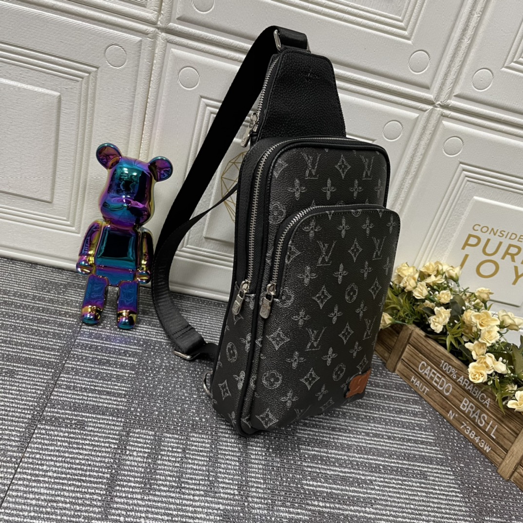 300 M46344 蓝彩印AVENUE 单肩包Damier Graphite帆布面料的Avenue单肩包