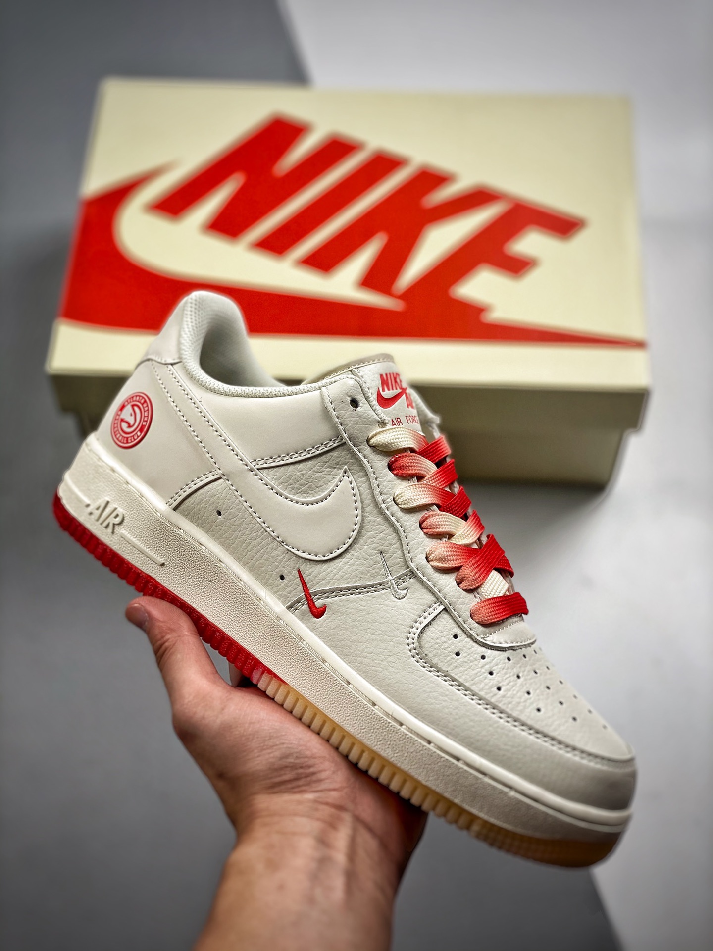Núcleo 4 Nike Air Force 1 07 Blanco Crema y Rojo Edición Limitada Ciudad de Atlanta Air Force One Low Casual Skate Shoe…