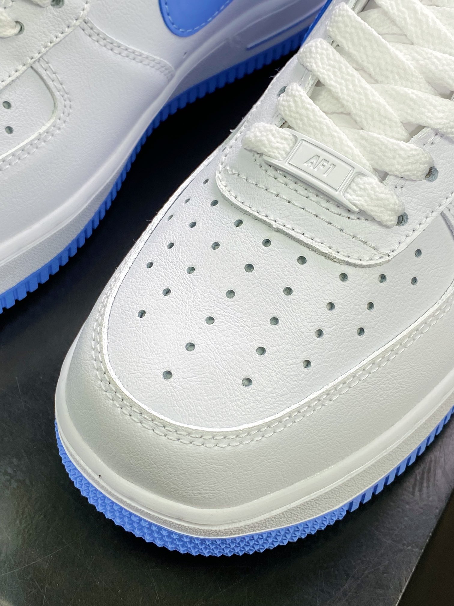 160  Air Force 1’07 Low”White/BLue”空军一号经典低帮百搭休闲运动板鞋“皮革白浅蓝”AH0287-104