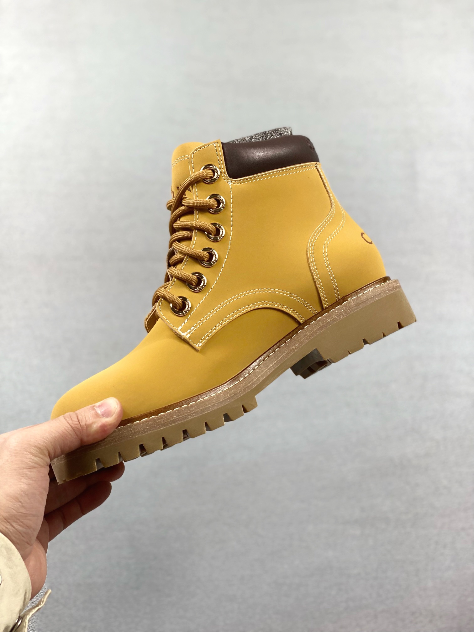 Celine Lace Up Boots ”Wheat” Celine all-match British style mid-tube locomotive goddess military uniform Martin boots 2022 autumn and winter new products