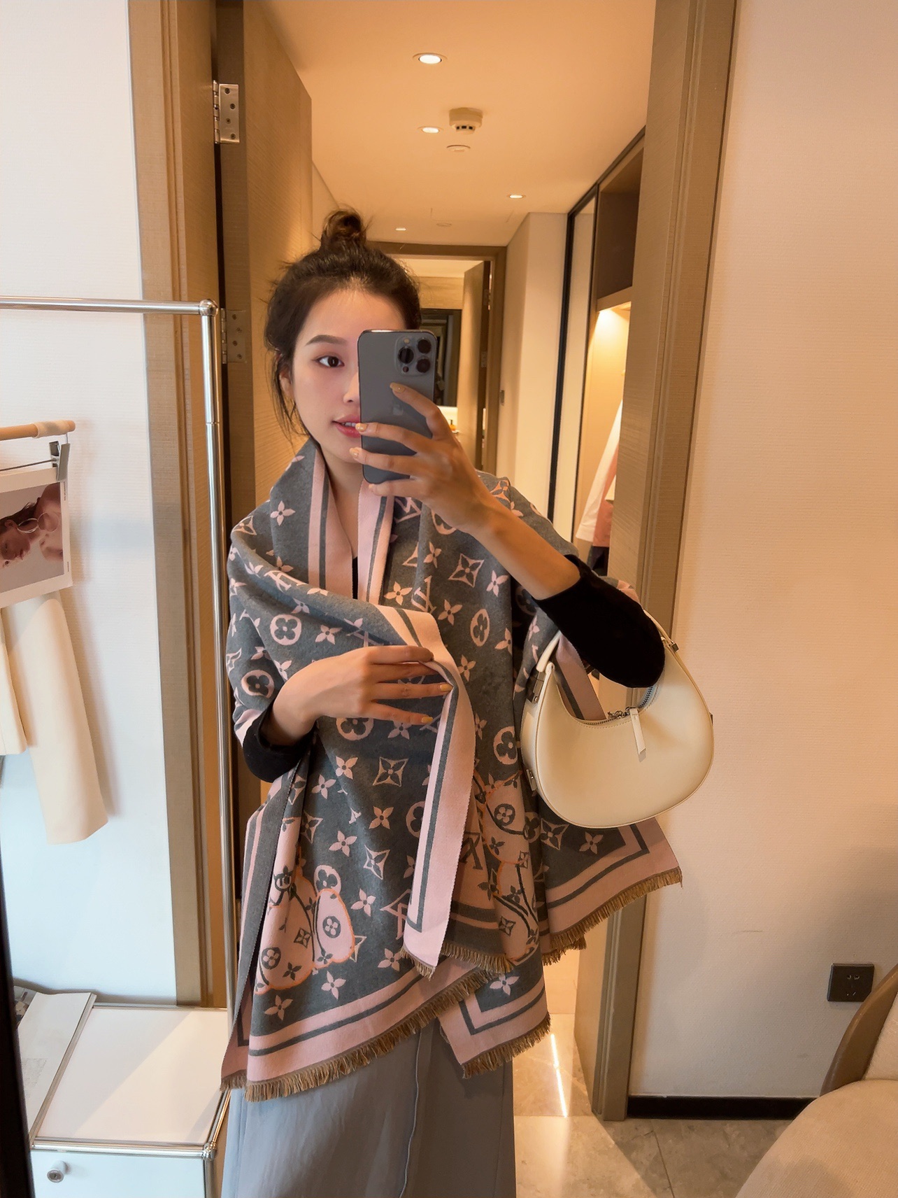 Louis Vuitton - Cashmere Scarf
