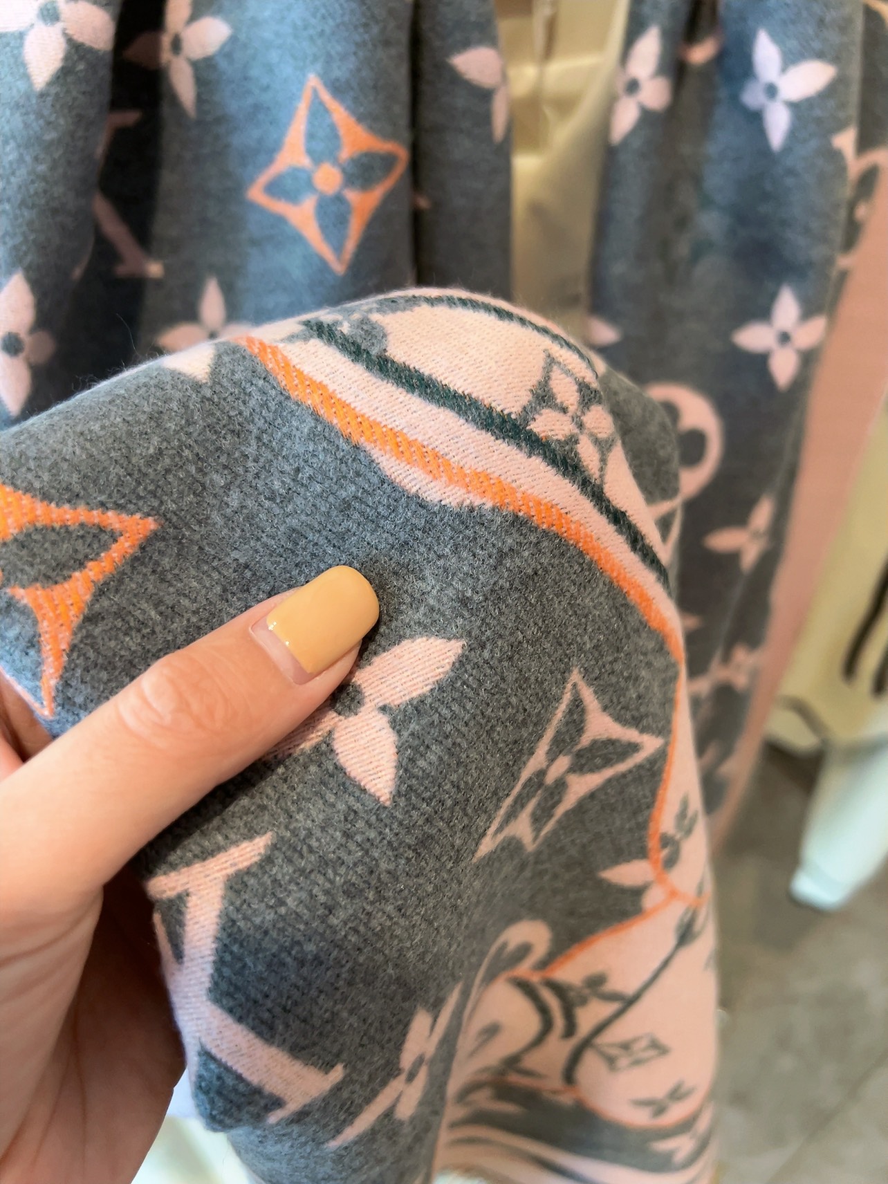 Louis Vuitton - Cashmere Scarf