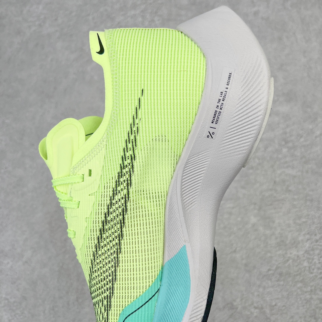 图片[7]-＃纯原福利 NK ZoomX Vaporfly Next% 马拉松二代跑鞋 细节整体升级 这款next%和上一款4%的鞋最大区的别于在鞋面面料 鞋面使用了全新 Vaporweave 科技 这种类似蝉翼的材质相比 Flyknit 更加轻薄透气 非对称的鞋带系统和泡棉护垫的加入令舒适度更高 鞋头辅以超大的 Swoosh 点缀 再配上流线型外观设计 时尚感十足 尺码：36 36.5 37.5 38 38.5 39 40 40.5 41 42 42.5 43 44 44.5 45-选品中心