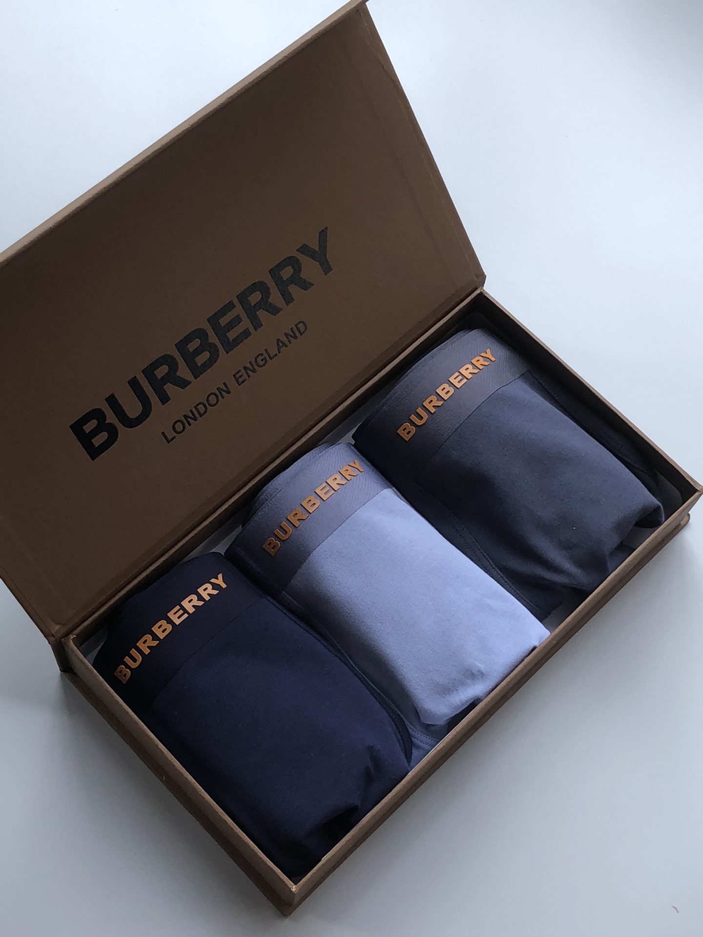 BURBERRY巴宝莉专柜最新款裤头3D滴胶工艺绝对的原单品质无缝切割工艺科学配90棉+10氨纶丝滑透气