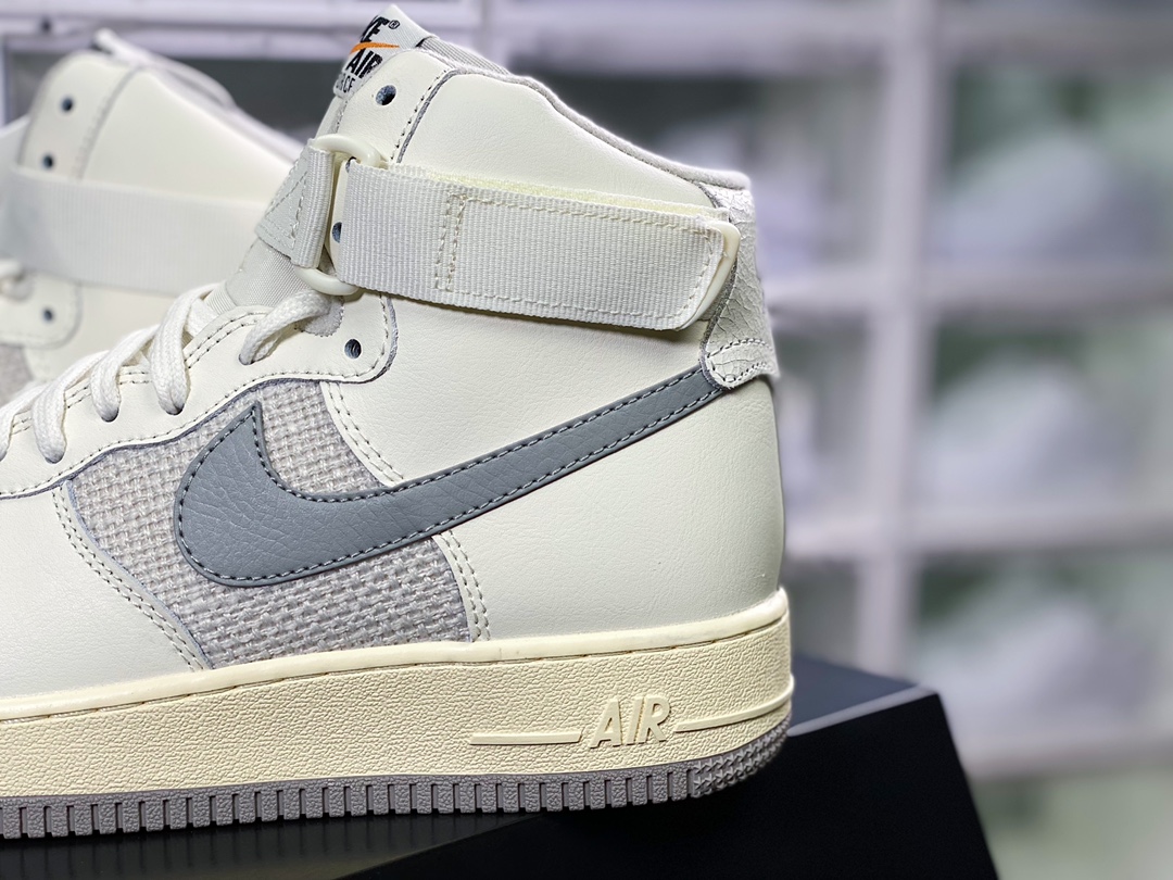 Air Force 1'07 LV8 High Vintage ”Sail and Medium Grey” Classic High Top Leather DM0209-100