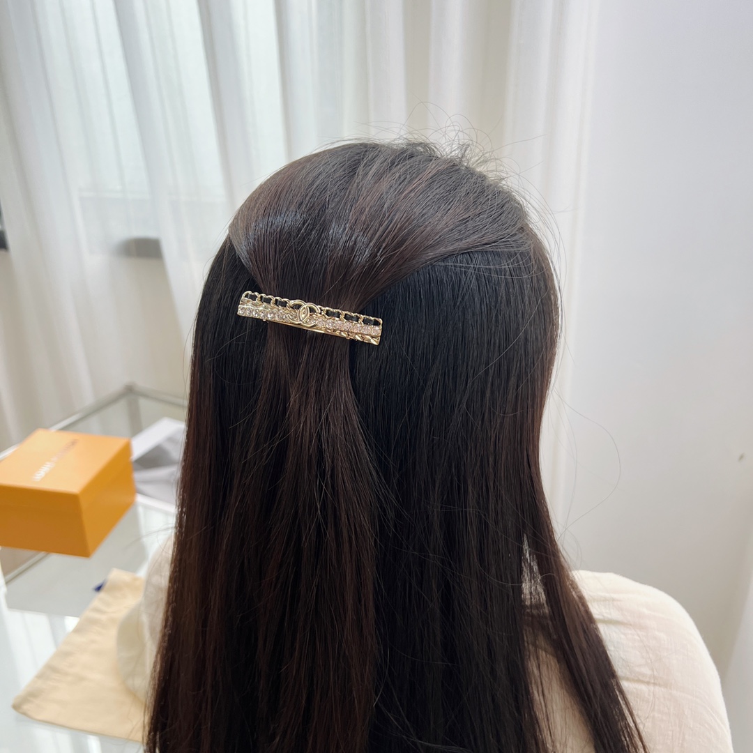 新款☑️CHANEL香奈儿双c黑皮绳发夹发卡