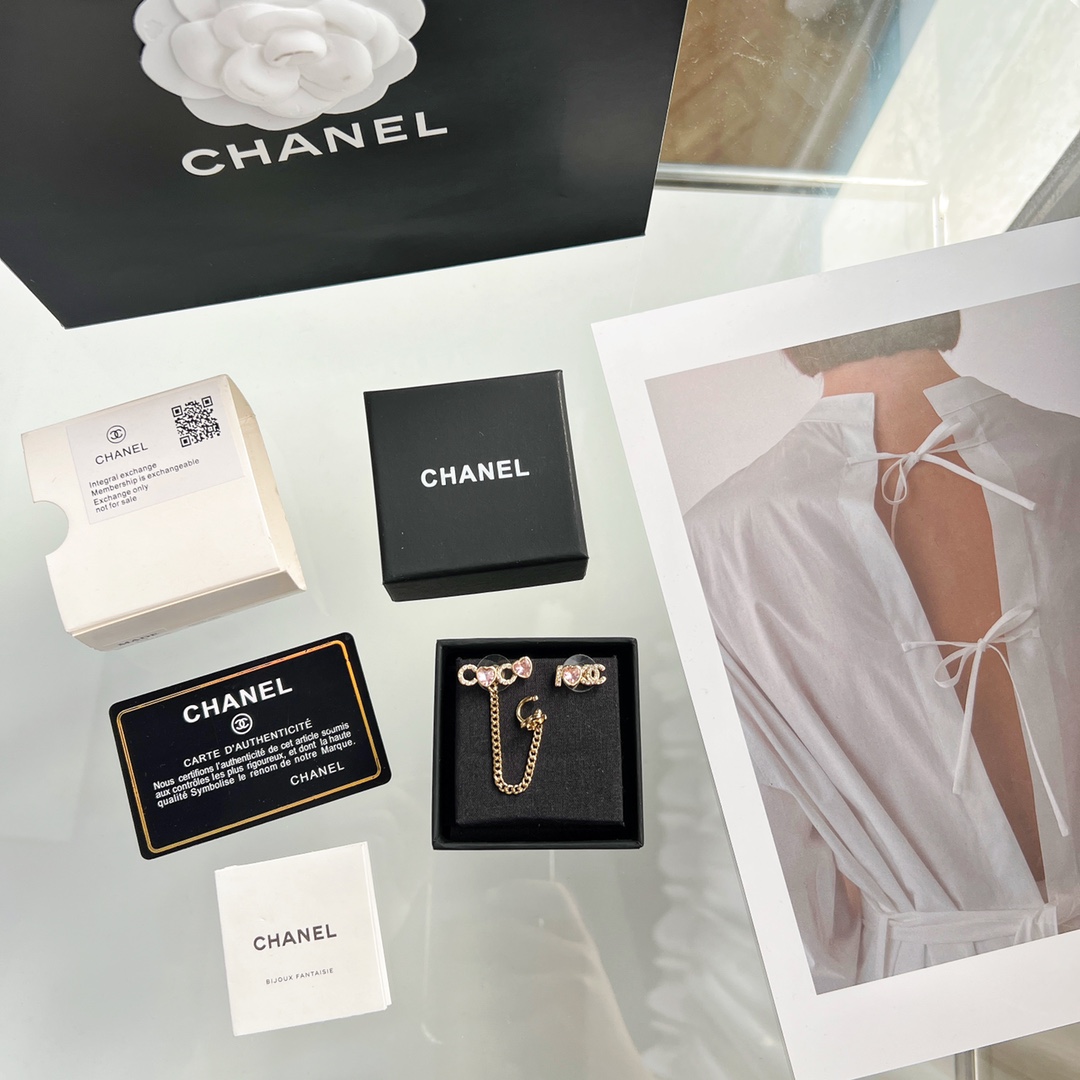 新款☑️CHANEL香奈儿c1双c粉桃心耳钉耳环
