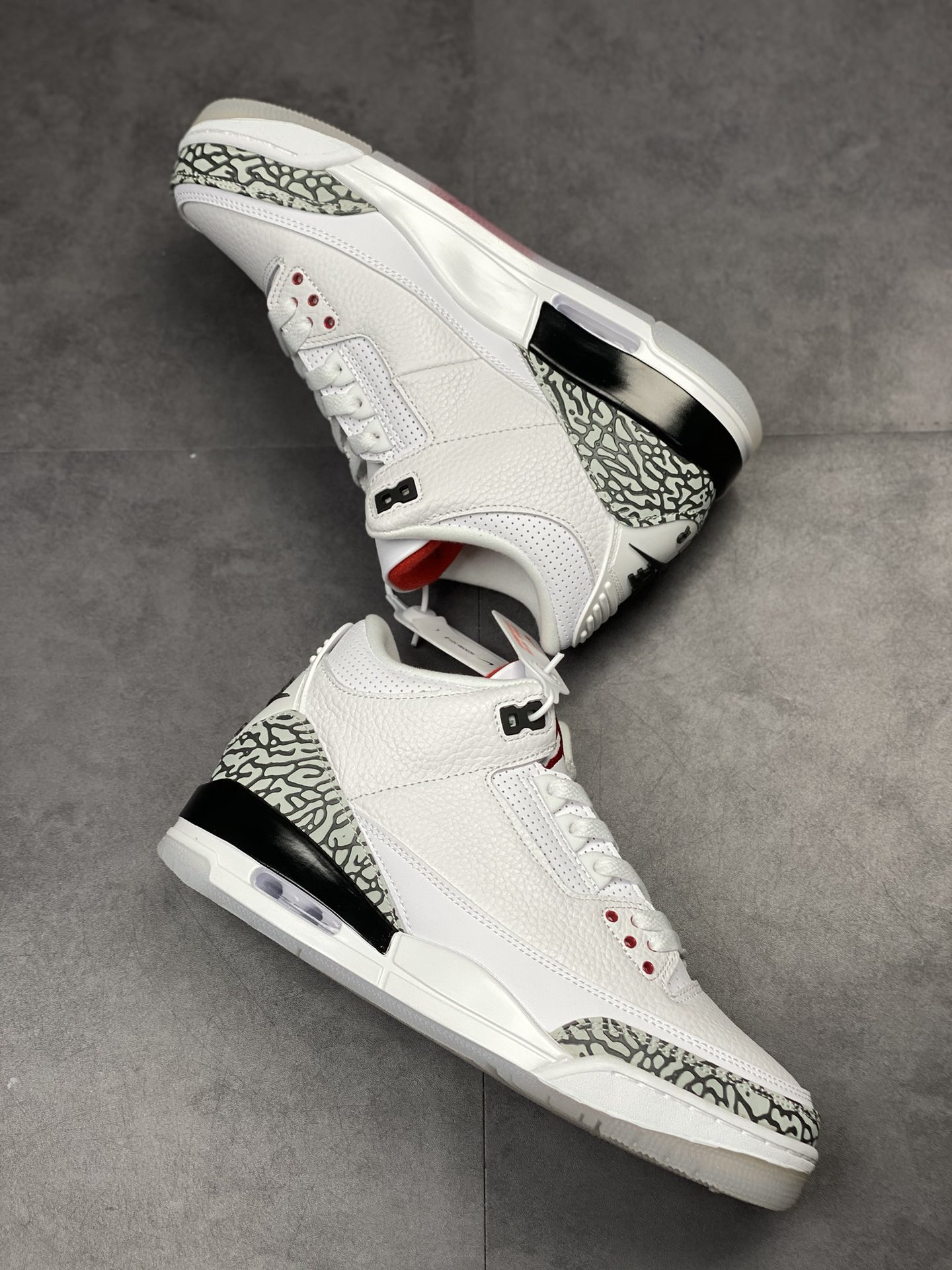 280 Air Jordan 3 Retro 白水泥配色 923096-101