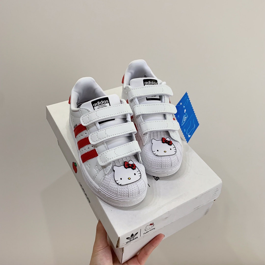 图片[2]-AD联名Hellokitty童鞋👟22-37码 这么可爱的Hello Kitty贝壳头🐚太难得了上脚超舒服的鞋子， 而且还是四季百搭常青款，皮面质感很赞👍包装盒也好可爱-选品中心