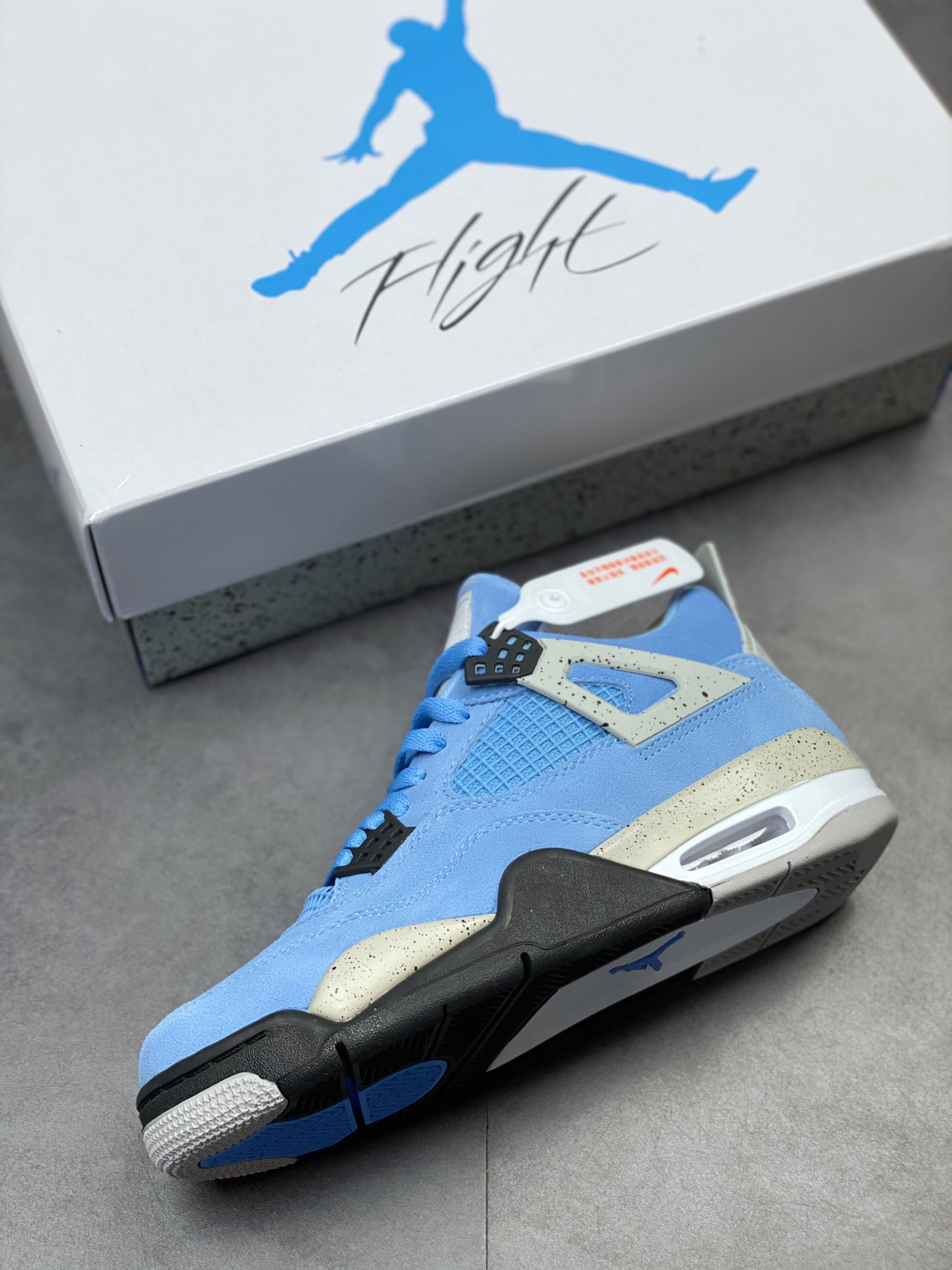 240 Air Jordan 4 Retro 大学蓝 T8527-400