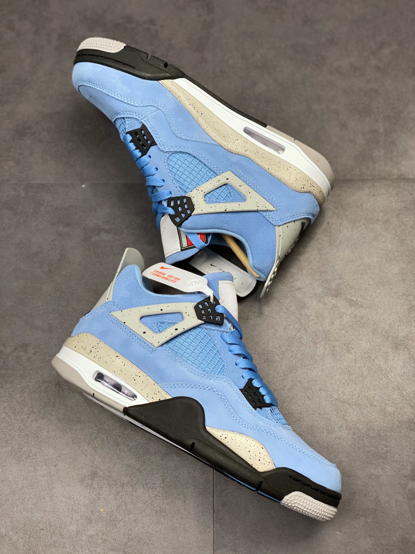 240 Air Jordan 4 Retro 大学蓝 T8527-400