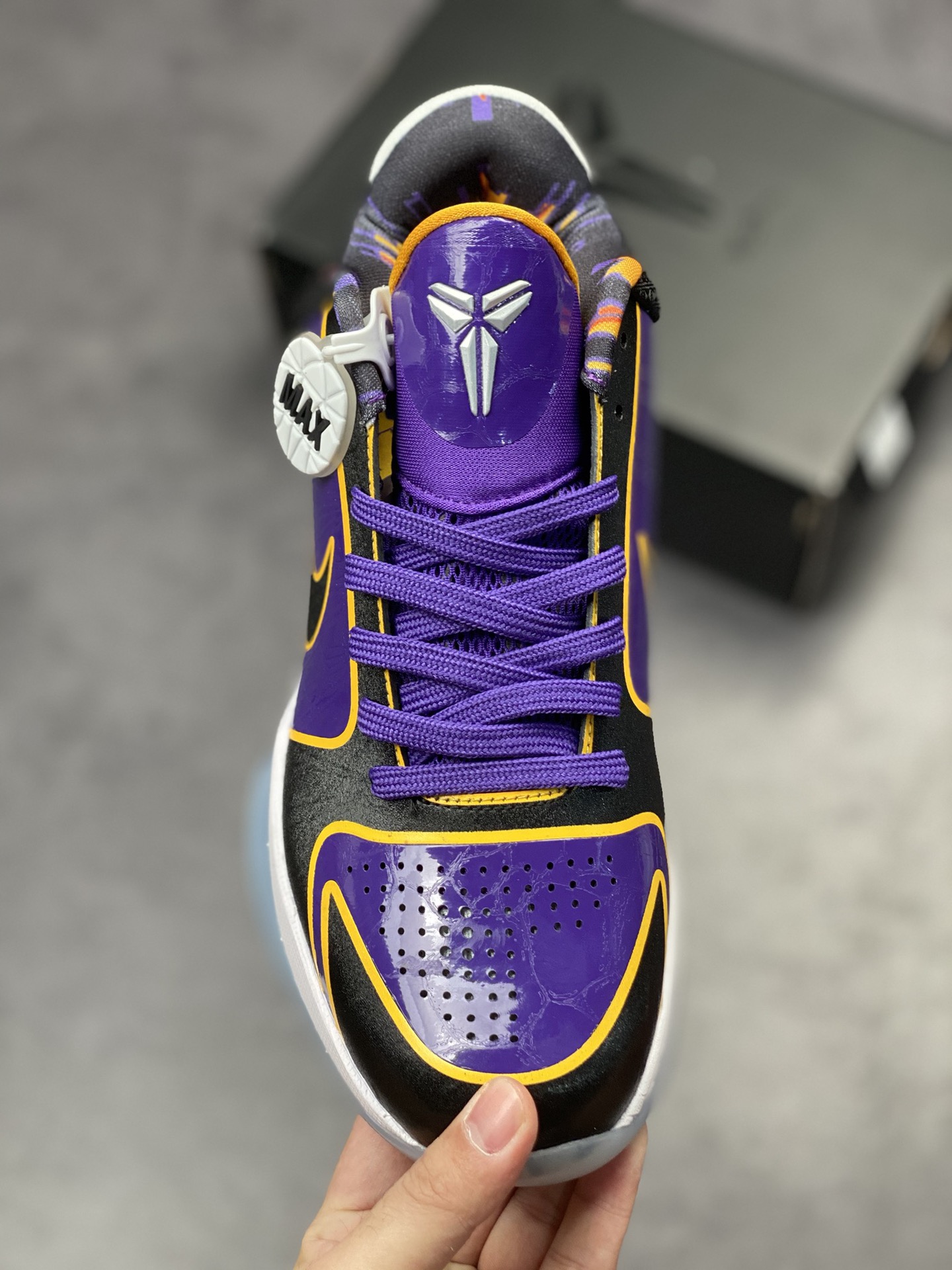 270 致敬Kobi 情怀满满 先行版 NIKE ZOOM KOBE 5 PROTRO 科比五代  CD4991-500