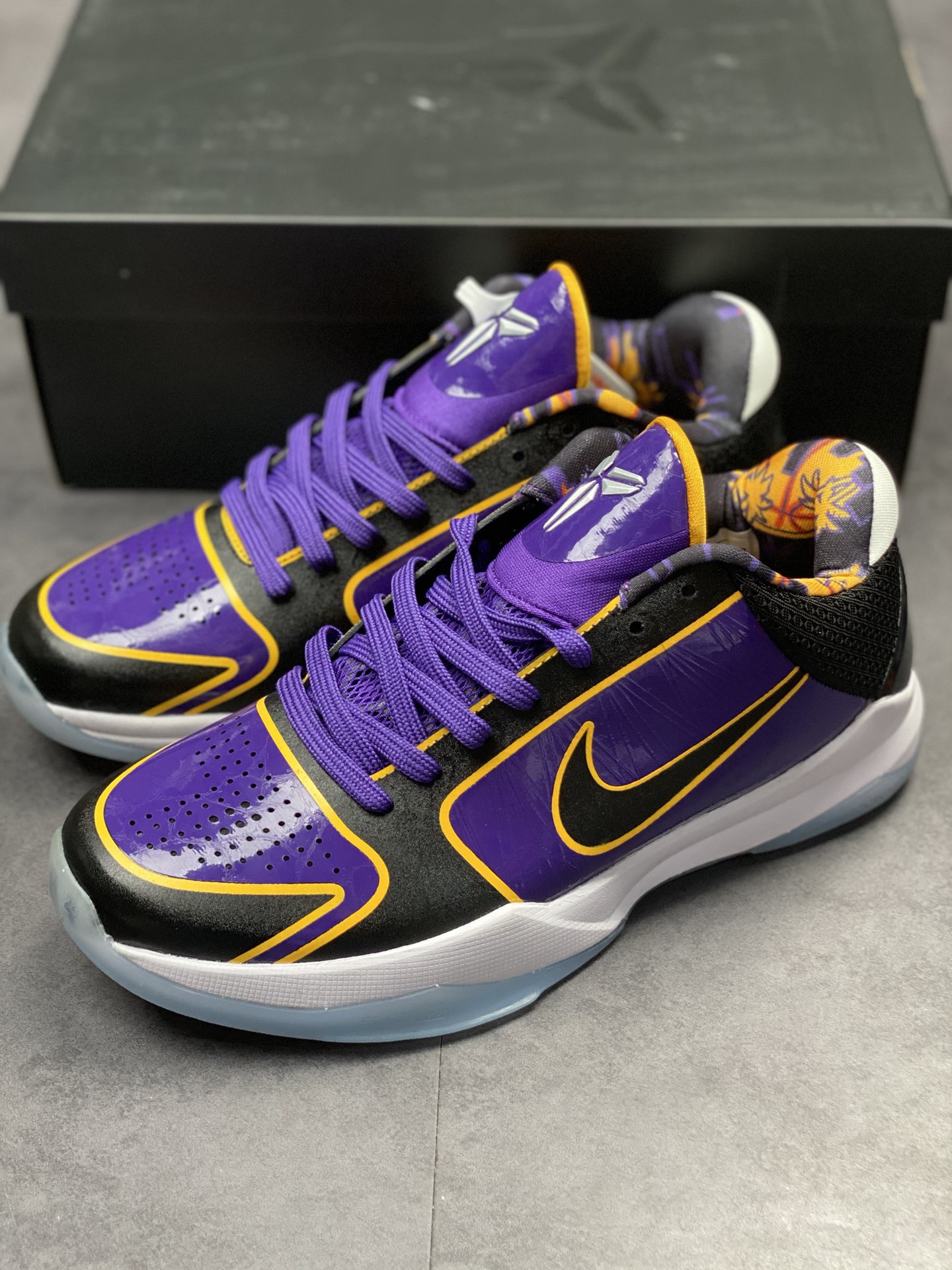 270 致敬Kobi 情怀满满 先行版 NIKE ZOOM KOBE 5 PROTRO 科比五代  CD4991-500