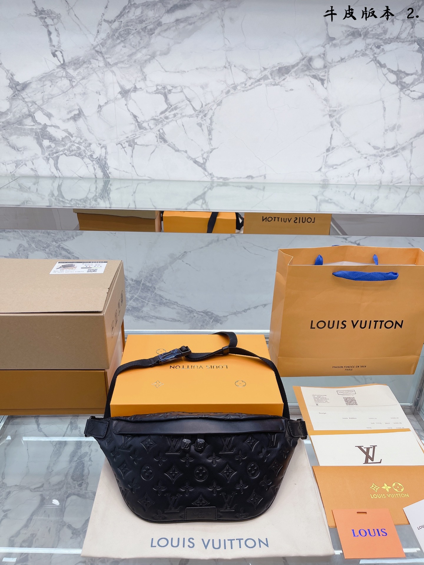 K0 牛皮版本  Louis Vuitton 路易威登 LV  discovery bumbag爆款小号印花牛皮革腰包 布肩带 专柜断货爆款 大容量 使用率高 男女通用肩带可调节多种背法 尺寸32 16cm