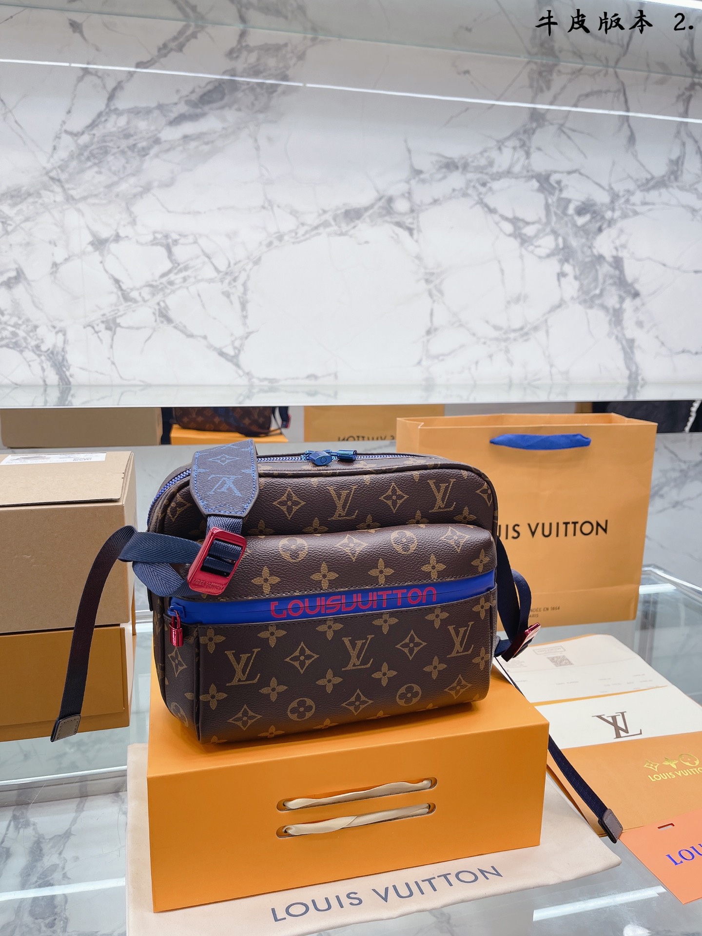 K0 牛皮版本  Louis Vuitton 路易威登 LV outdoor 男士单肩包  Louis Vuitton 路易威登 LV  Outdoor 男士单肩包  Louis Vuitton 路易威登 LV 性价比非常高的男士通勤包 黑色百搭 上衬衫西裤or运动体闲都可以心 刚好可以放下一台11寸的i尺寸26 20cm 礼盒包装