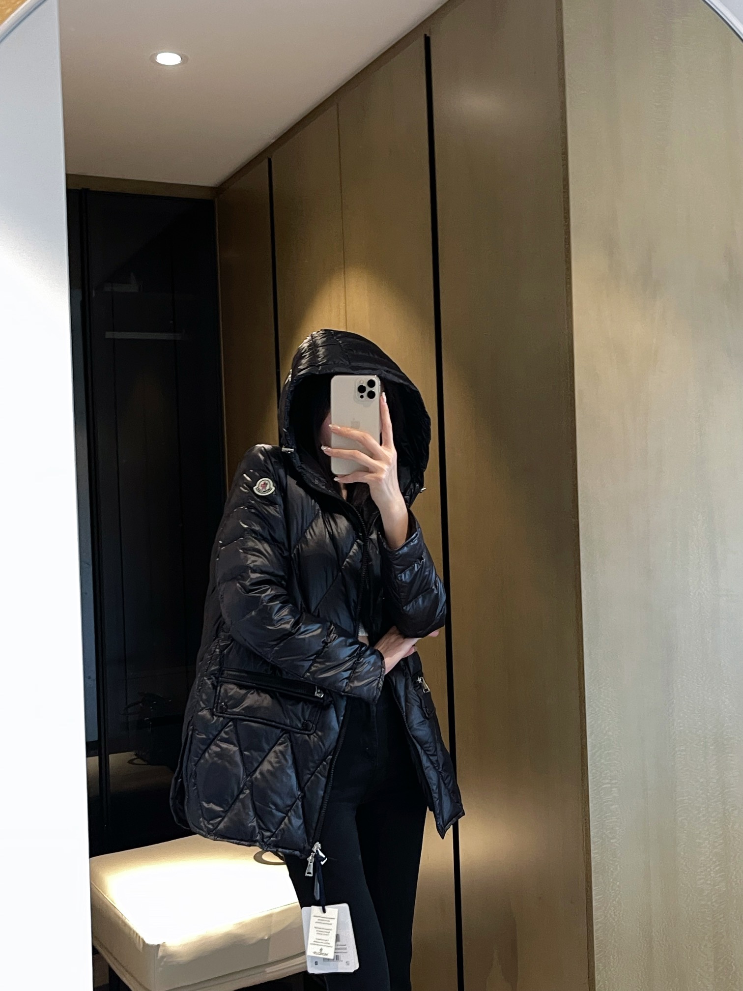 Guangzhou high-version Moncler 2023 autumn-winter Serignan quilted down jacket. Lightweight, 90% white goose down, 10% feathers. Colors: black, white, khaki. Sizes: 0-3.-Big cat