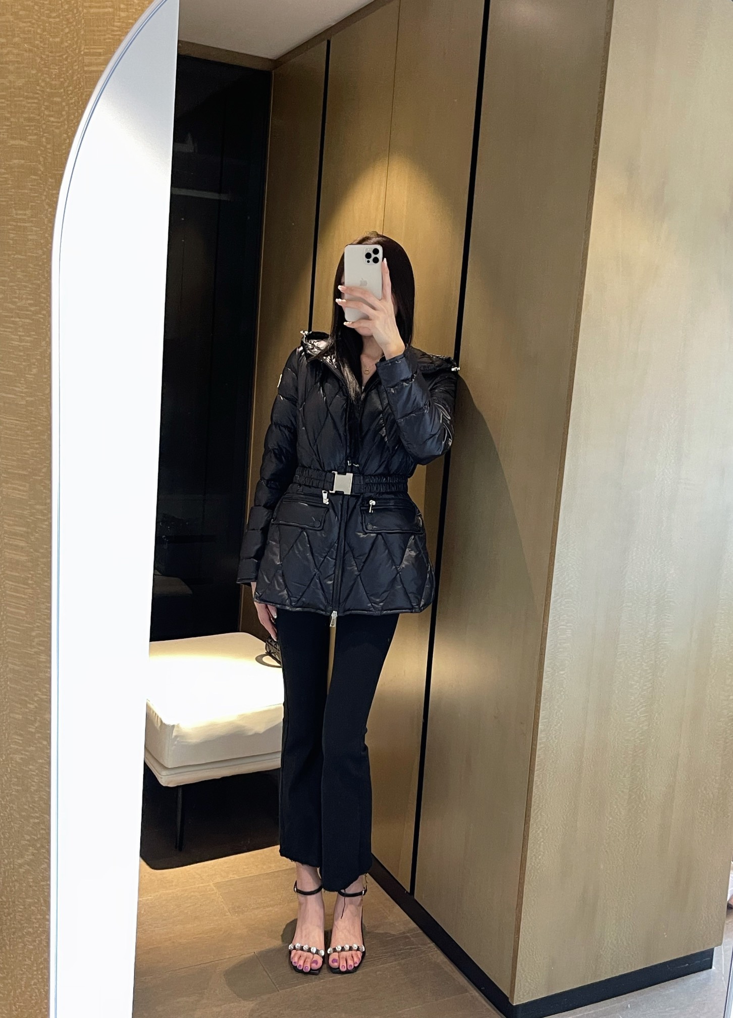 Guangzhou high-version Moncler 2023 autumn-winter Serignan quilted down jacket. Lightweight, 90% white goose down, 10% feathers. Colors: black, white, khaki. Sizes: 0-3.-Big cat