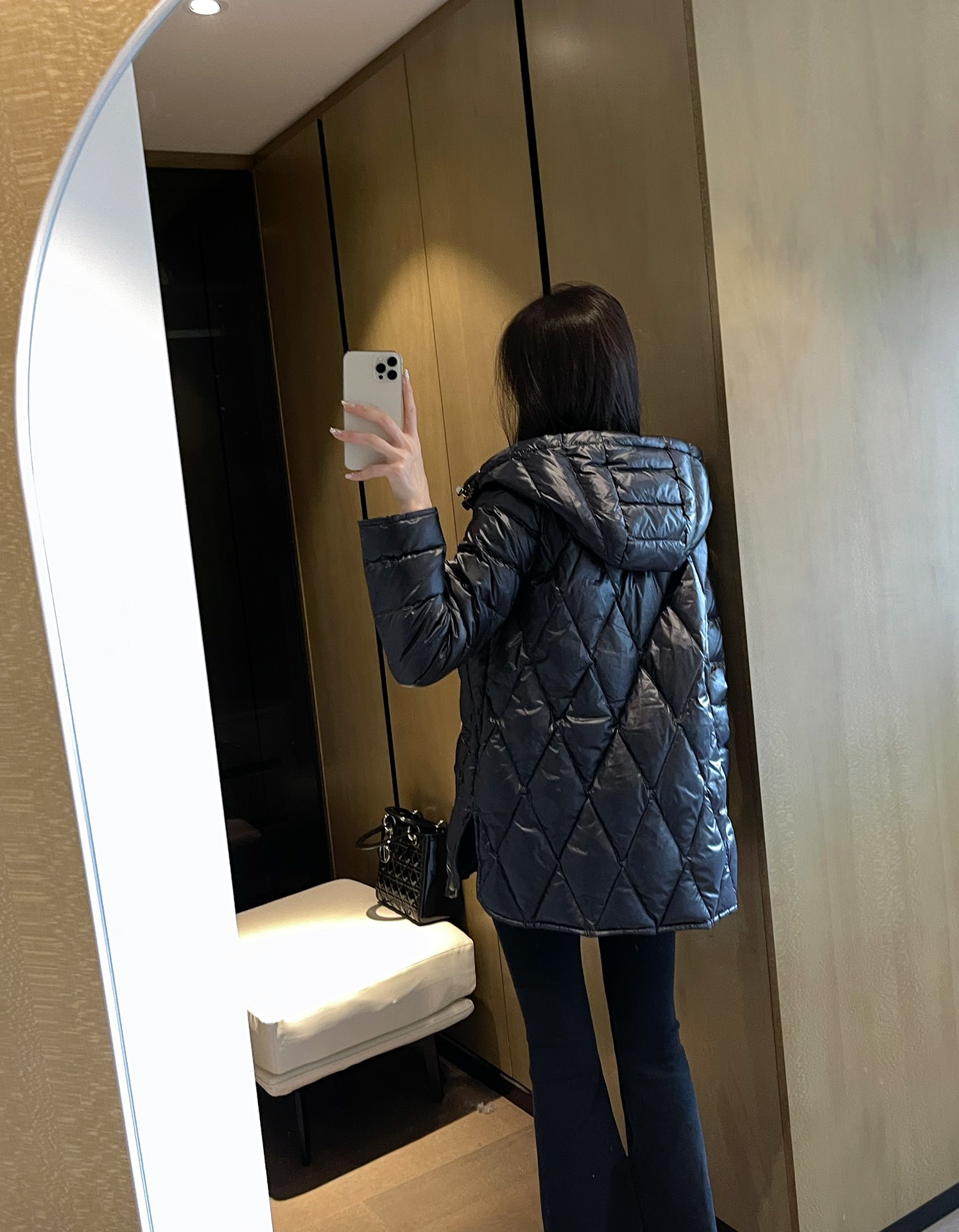 Guangzhou high-version Moncler 2023 autumn-winter Serignan quilted down jacket. Lightweight, 90% white goose down, 10% feathers. Colors: black, white, khaki. Sizes: 0-3.-Big cat
