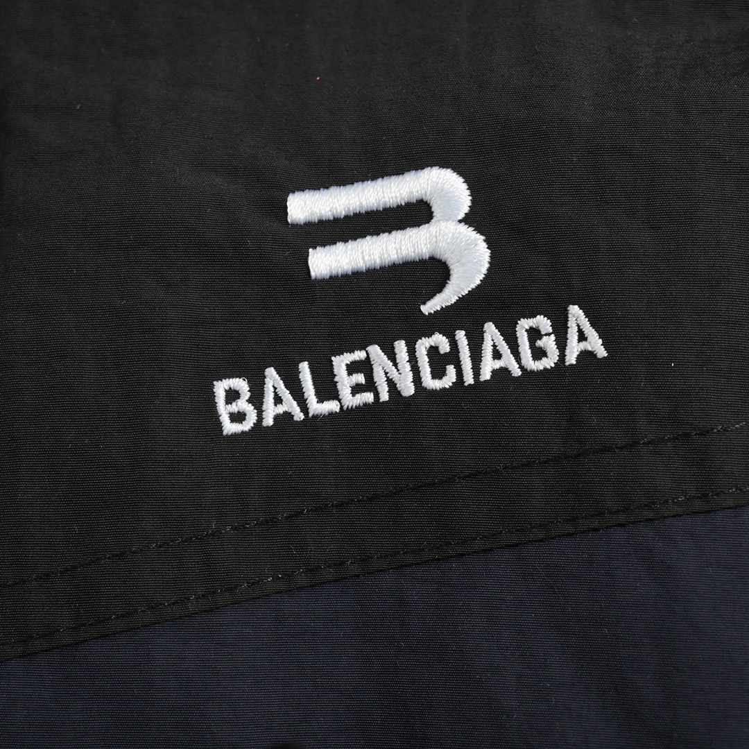 320 Balenciaga/巴黎世家 22Fw 刺绣双勾拼接夹克外套