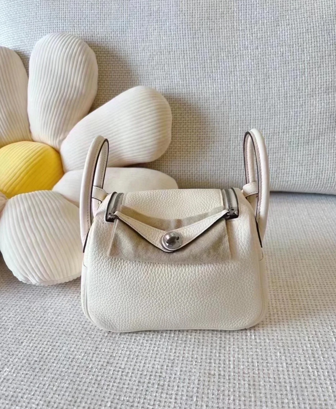 Hermes Lindy Bolsos cruzados y bandoleras Blanco Mini