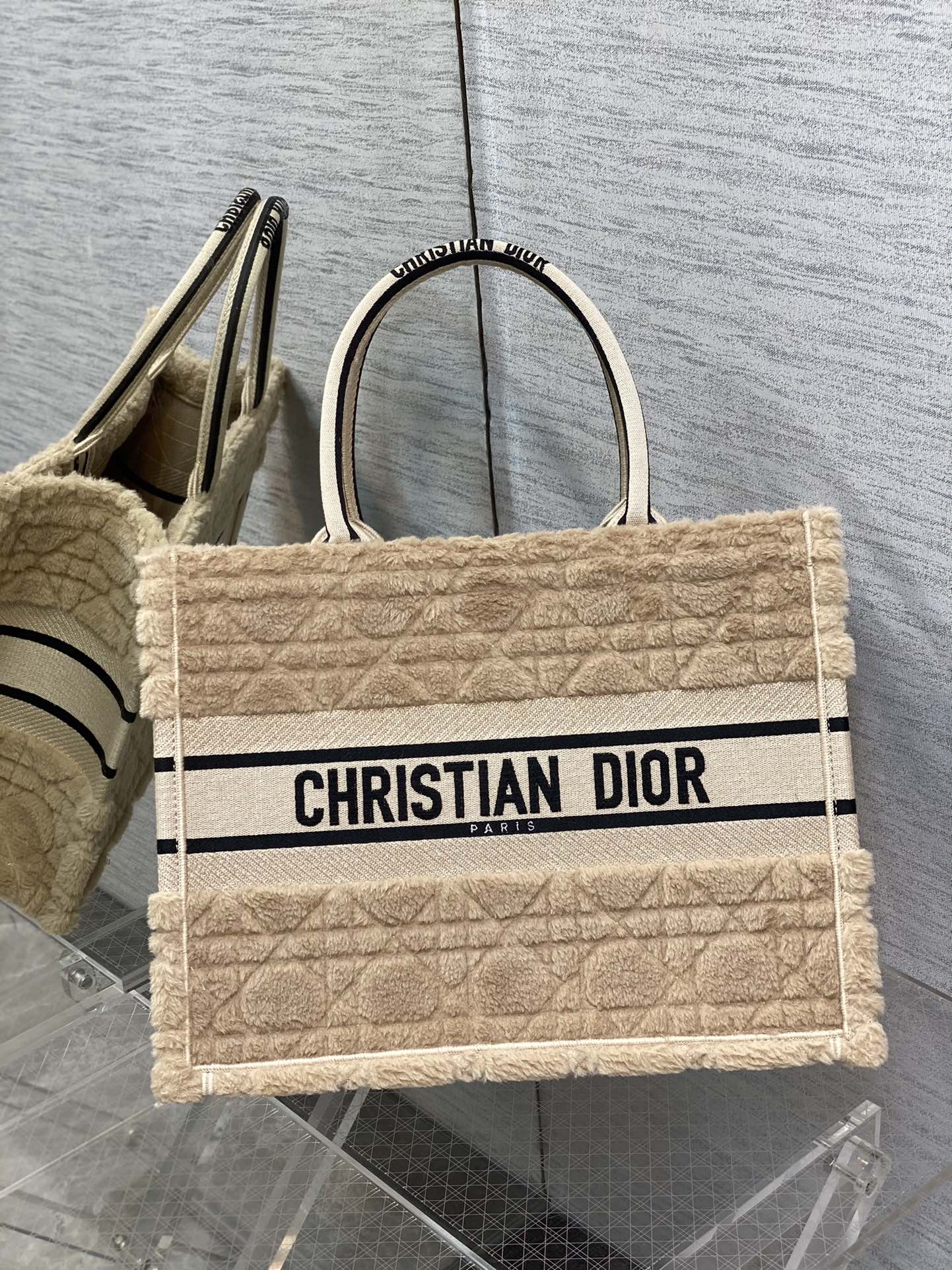 DIOR средний Tote бархатная стёганая сумка-тоут
