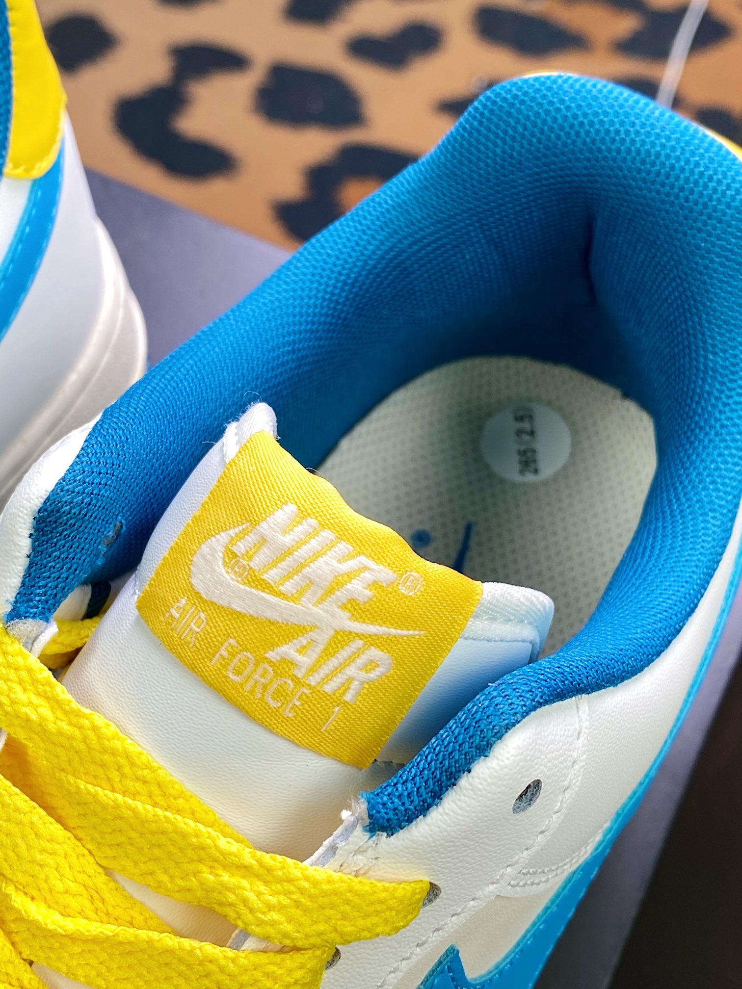 220  You Air Force 1'07 Low Retro SP空军一号低帮经典百搭休闲运动板鞋CW3388-203