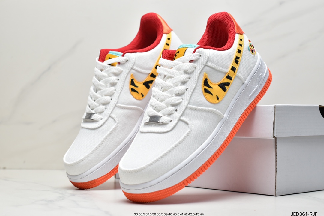 150 Nike Air Force 1 空军一号低帮 DO7195-025