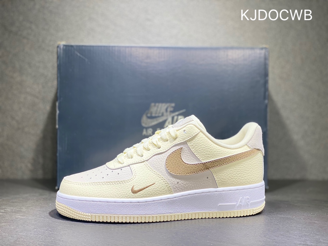 200 Nike Air Force 1 空军一号  FB8483-100