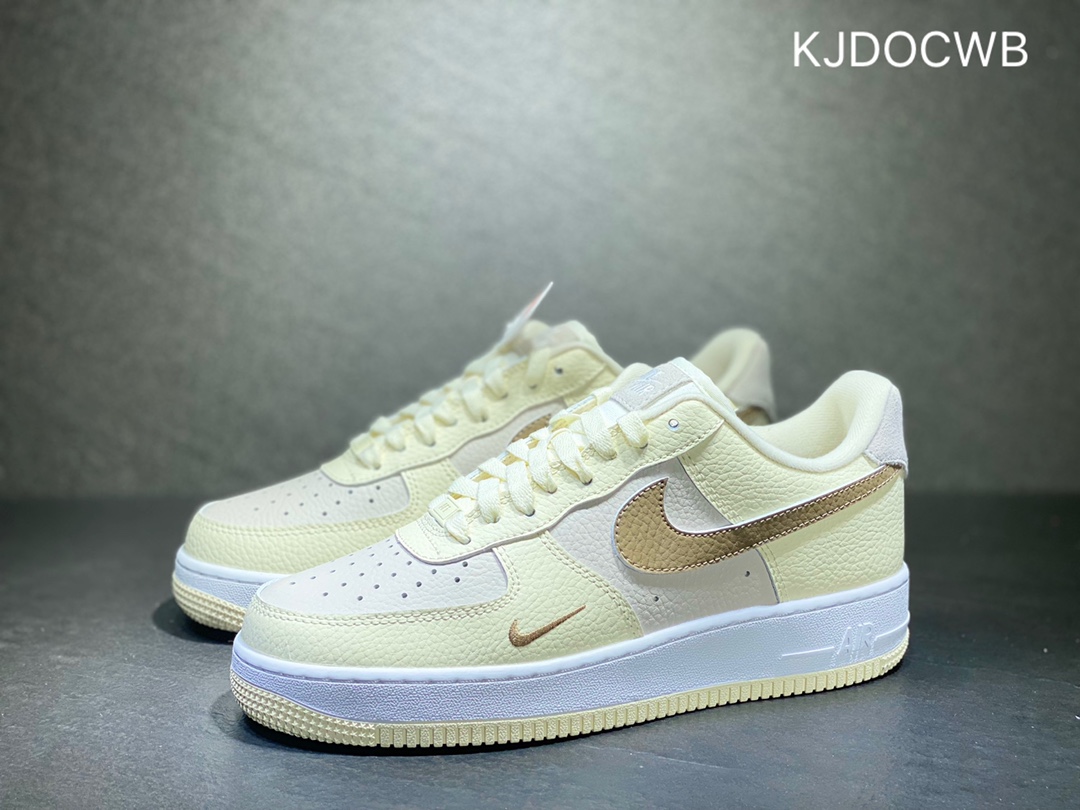 200 Nike Air Force 1 空军一号  FB8483-100
