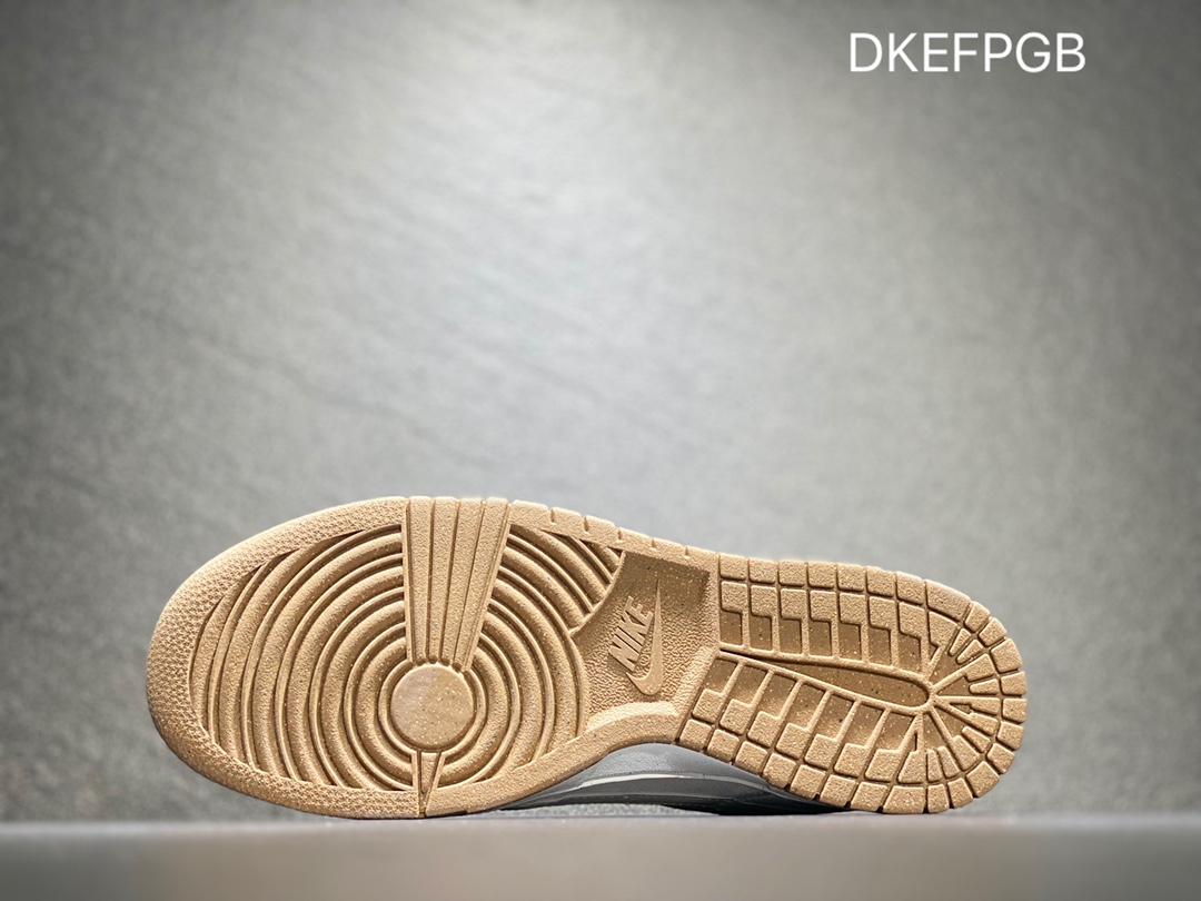 340 NIKE Dunk SB Low 低帮休闲板鞋  DO9456-100
