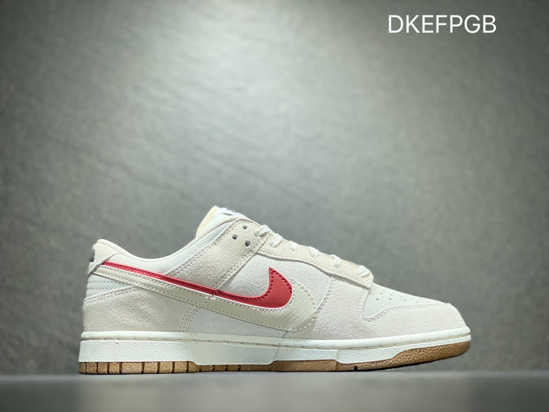 340 NIKE Dunk SB Low 低帮休闲板鞋  DO9456-100