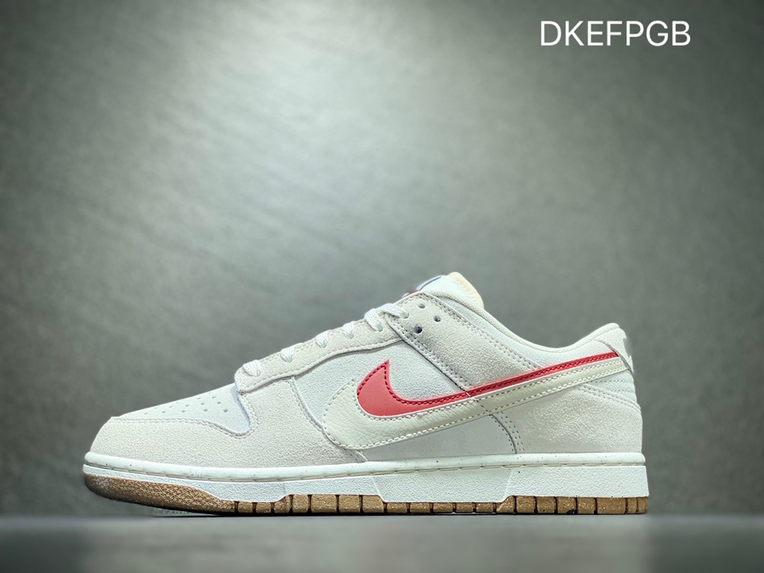 340 NIKE Dunk SB Low 低帮休闲板鞋  DO9456-100