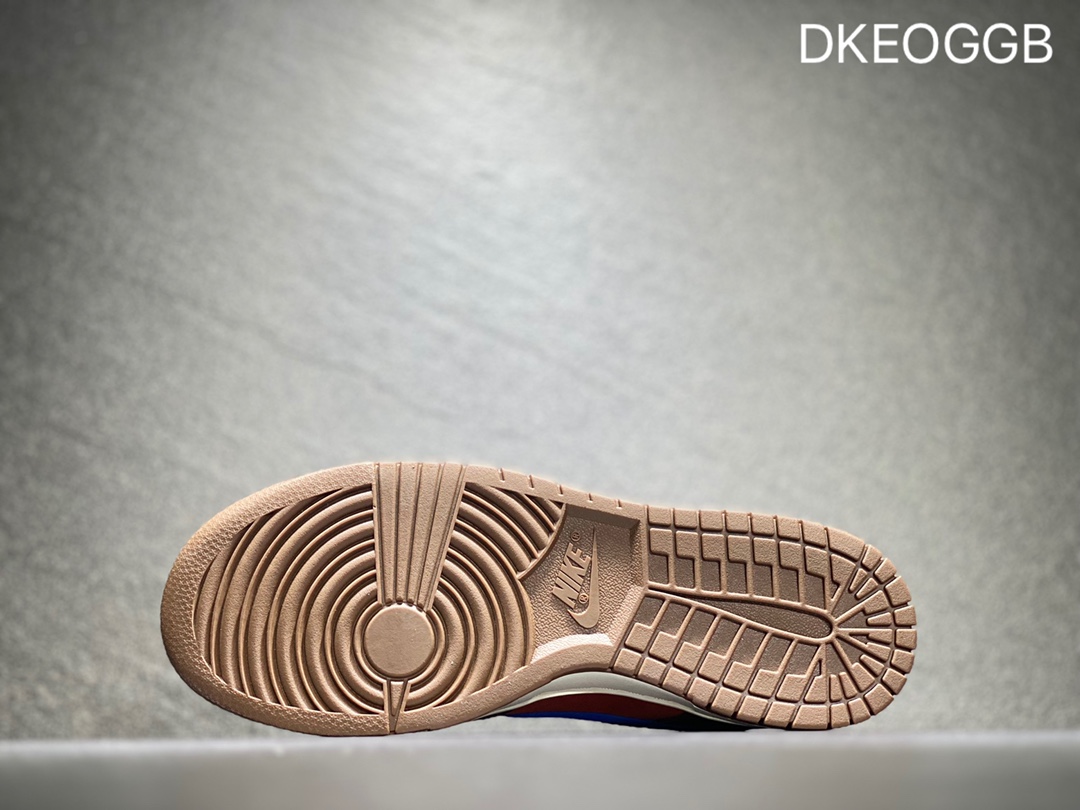 300 NIKE Dunk SB Low 低帮休闲板鞋 DR9704-200