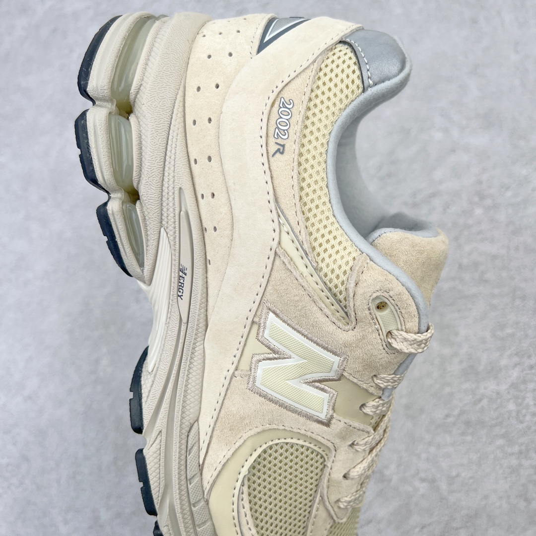 图片[6]-💰240 ＃M纯原 新百伦NB New Balance ML2002RE 奶油白 全套原楦原纸板原厂数据开发 原厂网纱 原装进口翻毛皮料正确绒感卡色 正确中底拉帮中底网布细节 一比一手工擦旧效果 冲裁组合 匠心打造 耗时两个月开发完成 工艺极其复杂难度可想而知 新开独立私模大底 全网唯一正确做旧组合大底 高端零售专供产物 尺码：36 37 37.5 38 38.5 39.5 40 40.5 41.5 42 42.5 43 44 44.5 45 45.5 46.5 47 编码：by3936010-运动鞋