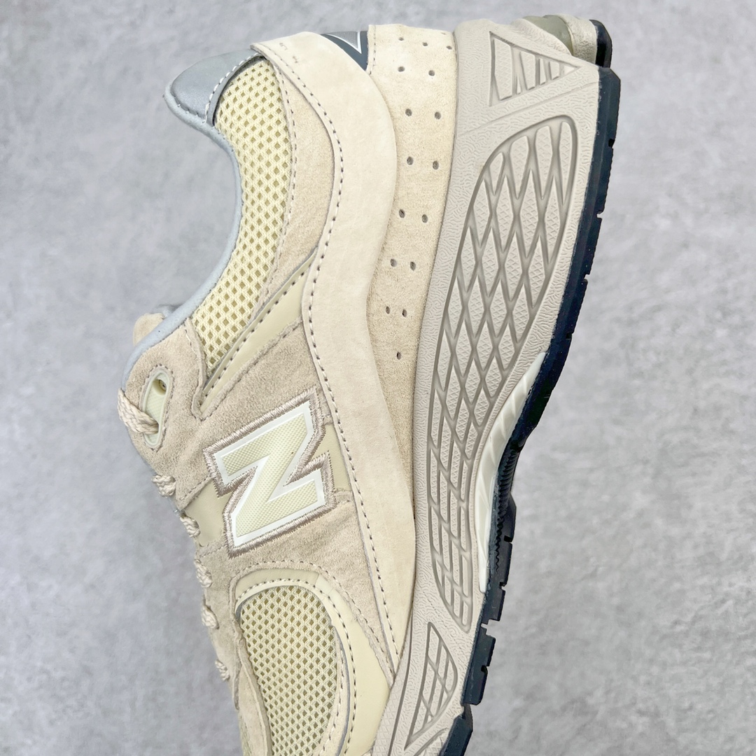 图片[7]-💰240 ＃M纯原 新百伦NB New Balance ML2002RE 奶油白 全套原楦原纸板原厂数据开发 原厂网纱 原装进口翻毛皮料正确绒感卡色 正确中底拉帮中底网布细节 一比一手工擦旧效果 冲裁组合 匠心打造 耗时两个月开发完成 工艺极其复杂难度可想而知 新开独立私模大底 全网唯一正确做旧组合大底 高端零售专供产物 尺码：36 37 37.5 38 38.5 39.5 40 40.5 41.5 42 42.5 43 44 44.5 45 45.5 46.5 47 编码：by3936010-运动鞋