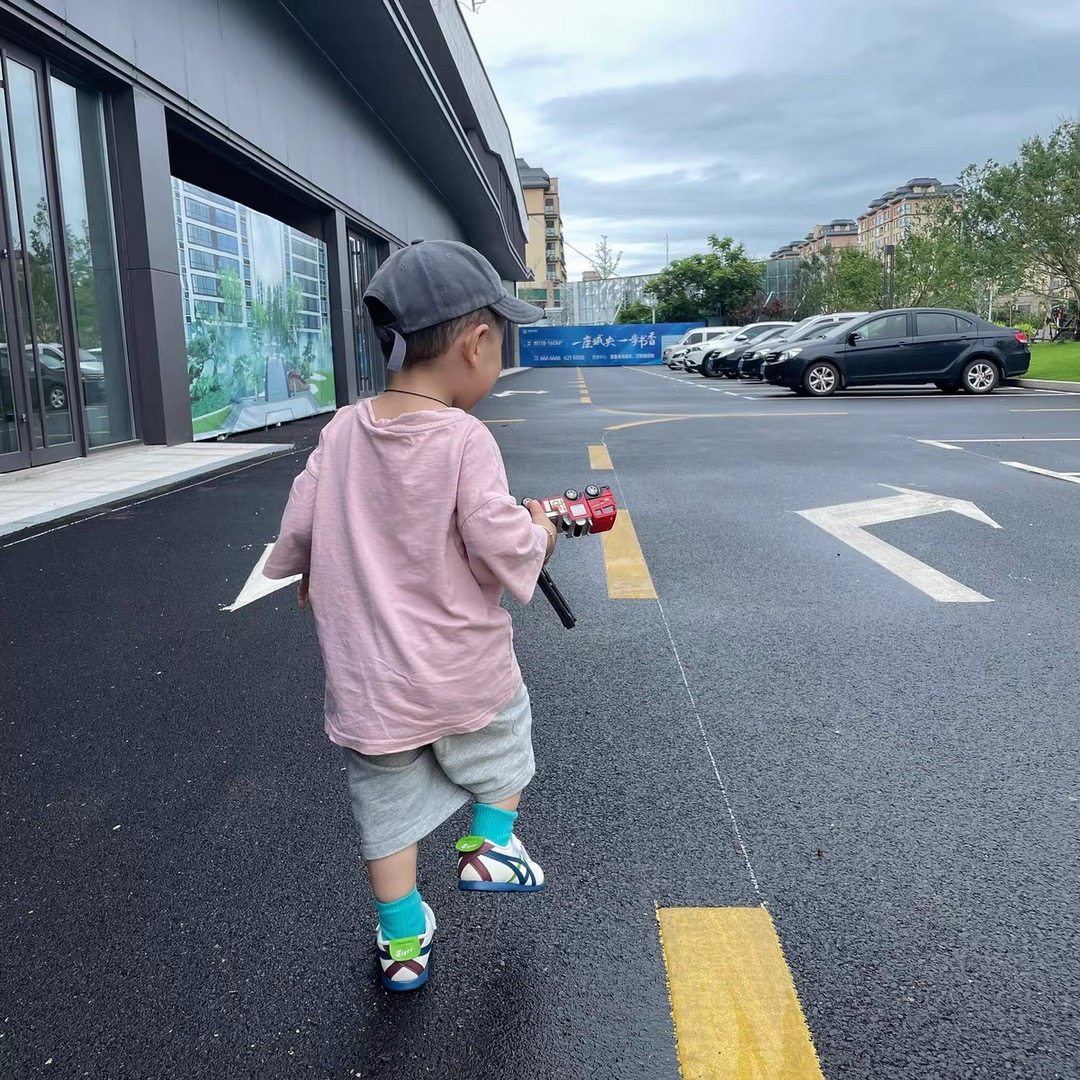 图片[8]-YSS鬼冢虎飞机翼魔术贴婴童鞋 尺码：22.5-28.5 巴斯光年梦幻联动系列🔥 婴童款真的太可爱了😍 萌翻全场🔥 飞翼魔术贴设计，穿脱非常方便✔️ 耐磨防滑大底，脚感超赞👍🏻-选品中心