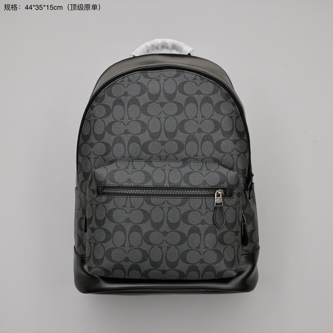 蔻驰男士双肩包💰370 顶级原单 此款双肩包织物内衬,天然牛皮饰边,黑色金属配件,拉链内袋,配有外袋,便于取物,钩眼扣抽绳开合牢靠安全,配有舒适的皮质背带与顶部手柄,便于手提与肩背。 规格:44*35*15cm