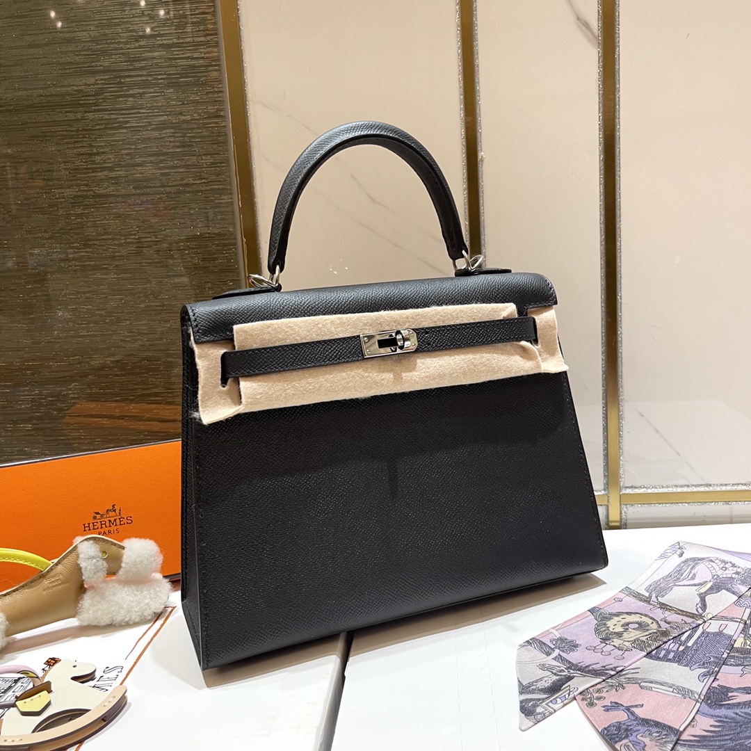 هيرميس Hermes Kelly حقيبة حقيبة يد حقيبة الكتف &حقيبة كروس بودي أسود . الأجهزة الفضية