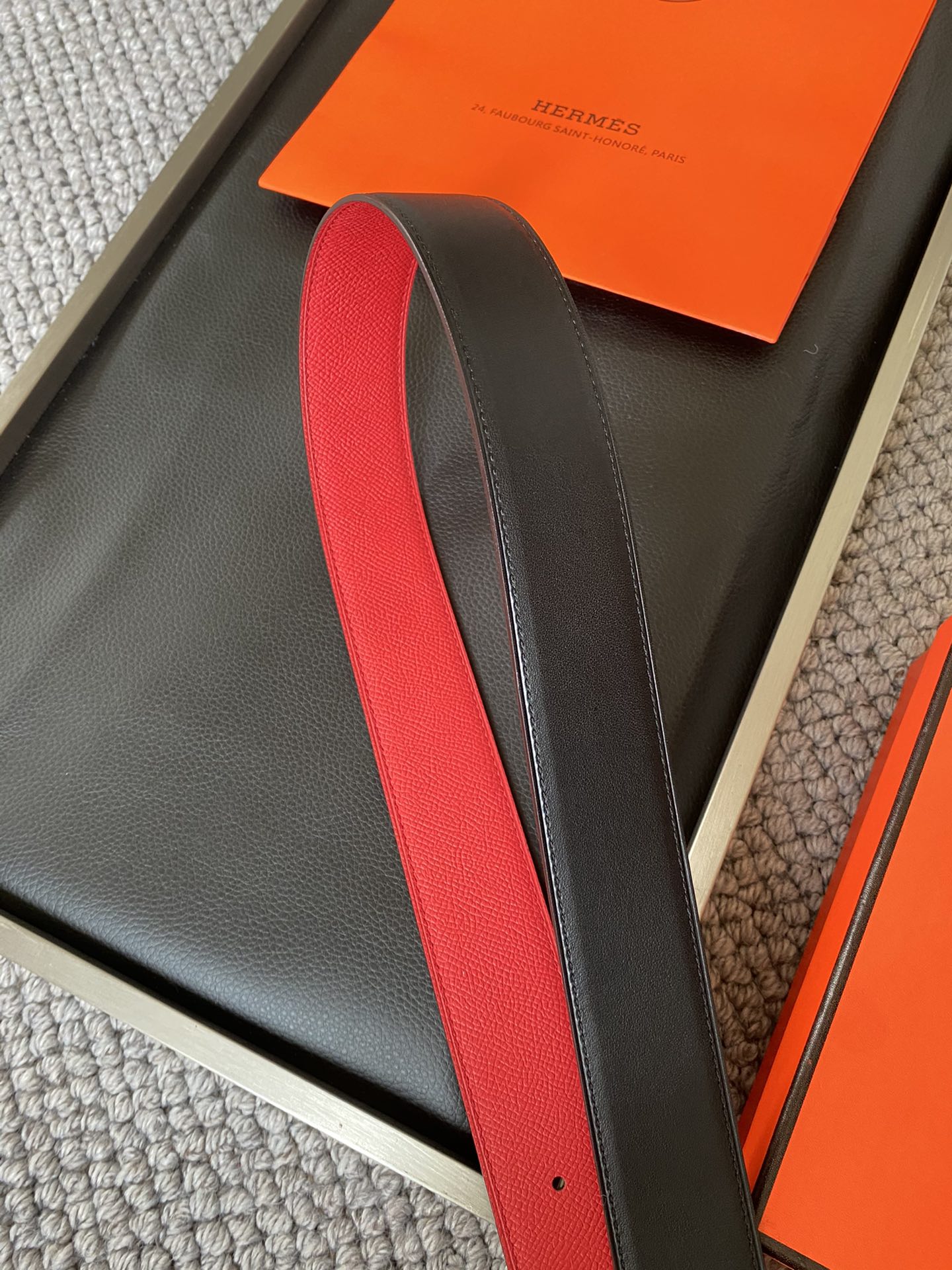  爱马仕 Hermēs Box/Togo小牛皮双面腰带，镀钯腰带扣。38毫米