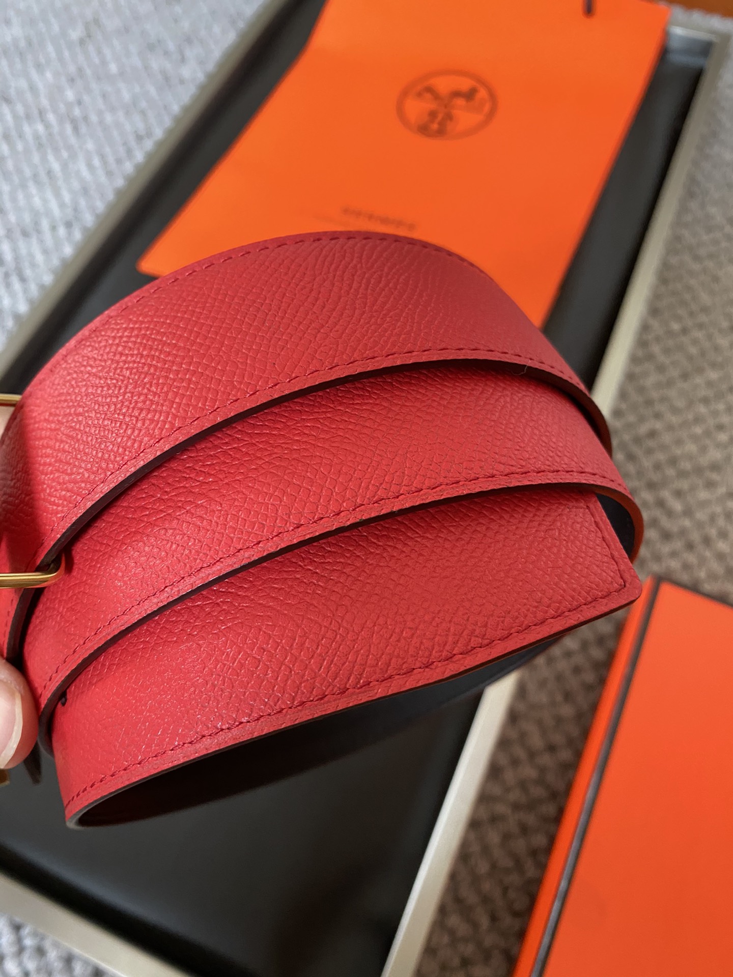  爱马仕 Hermēs Box/Togo小牛皮双面腰带，镀钯腰带扣。38毫米