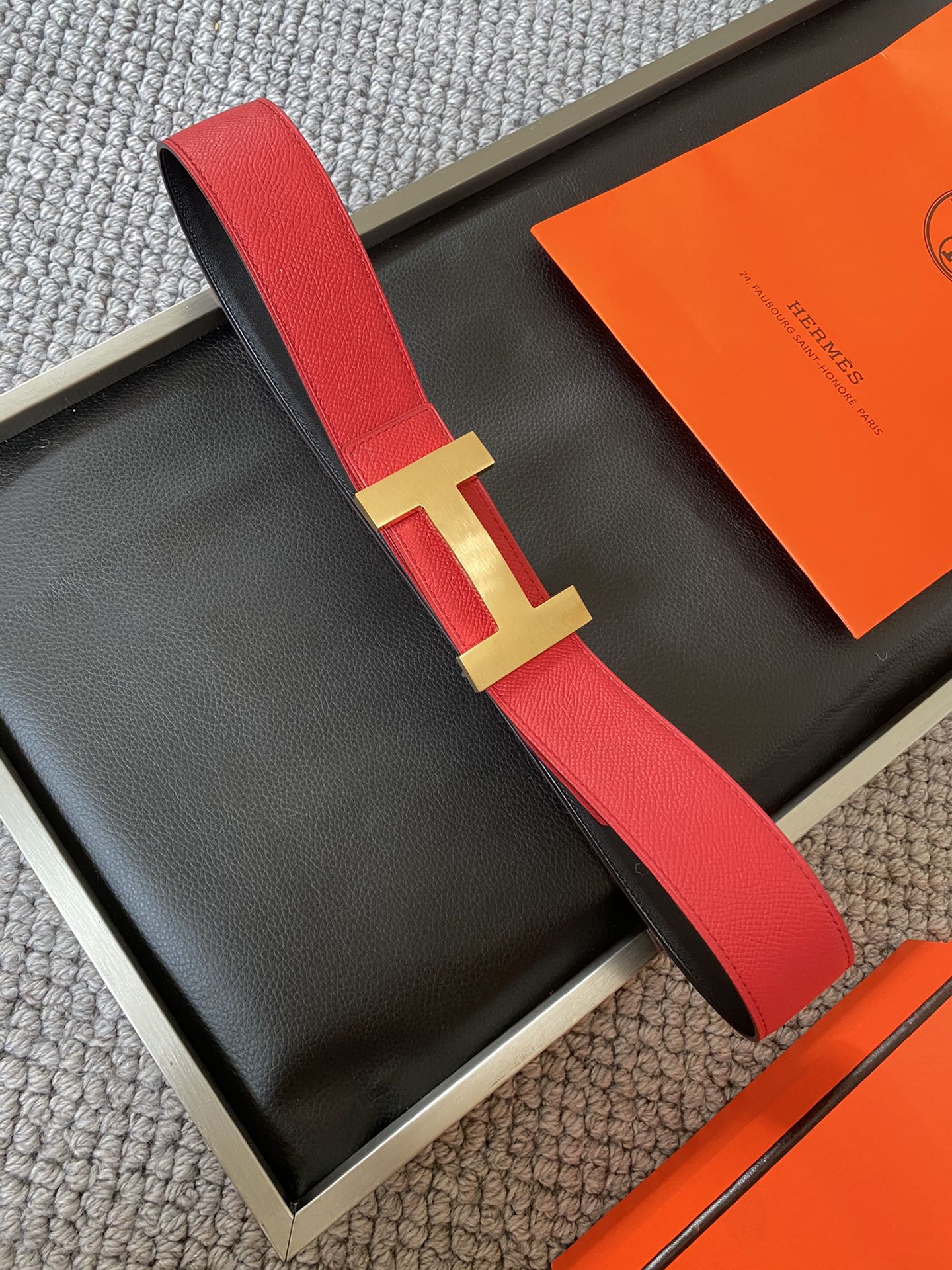  爱马仕 Hermēs Box/Togo小牛皮双面腰带，镀钯腰带扣。38毫米
