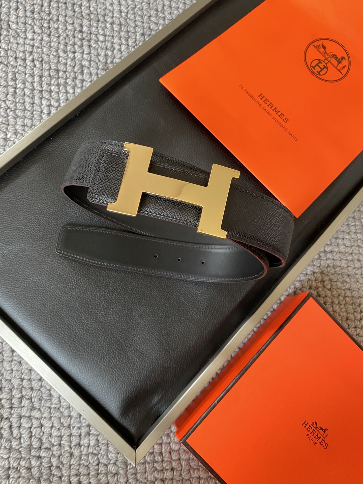  爱马仕 Hermēs Box/Togo小牛皮双面腰带，镀钯腰带扣。38毫米