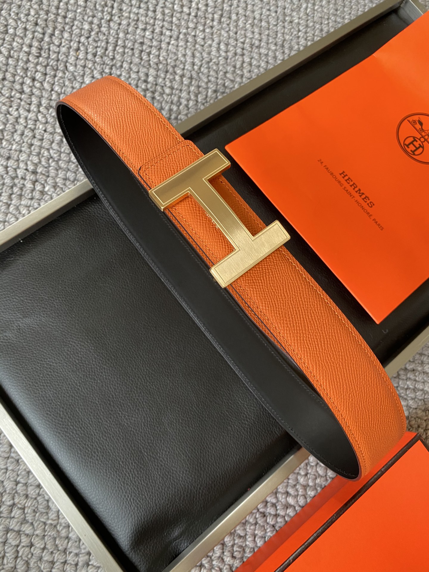  爱马仕 Hermēs Box/Togo小牛皮双面腰带，镀钯腰带扣。38毫米