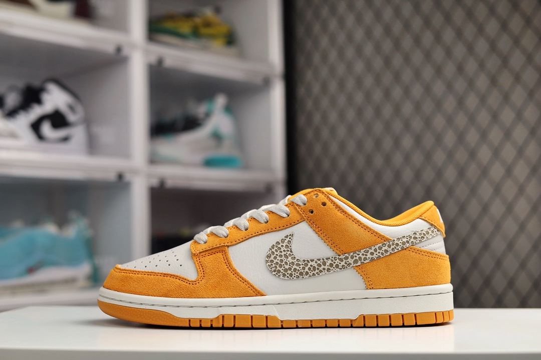 H0 耐克/Nk Dunk Low “Safari Swoosh” 米白橙 SB低帮运动休闲板鞋 鞋款采用干净的亮橙色和白色作为主配色，全鞋身采用皮革材质，橙色部分采用翻毛皮的材料。
